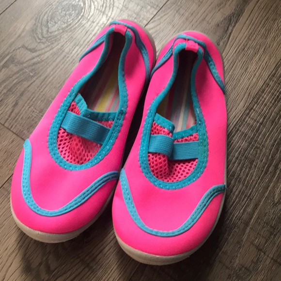 girls water shoes size 13